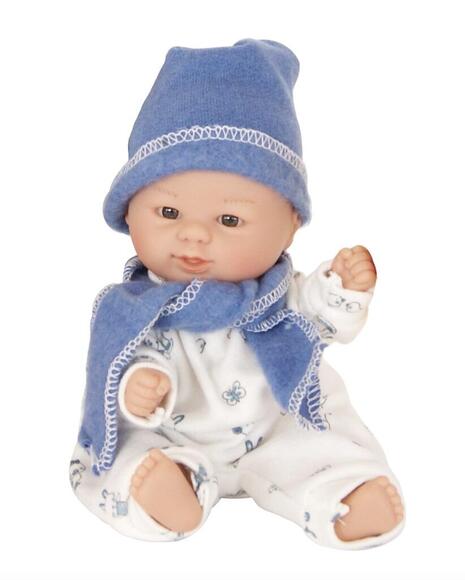 Carmen Gonzalez mini babydukke i vinyl, i Hvid sparkedragt, blå hue og halstørrklæde - 21 cm. + 2 år